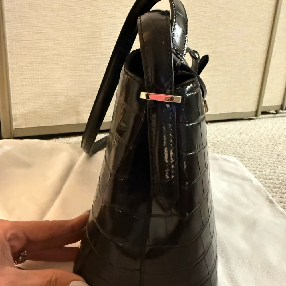 FINAL CALL- Toteme T-lock croc embossed top handle bag with strap - Picture 4 of 13